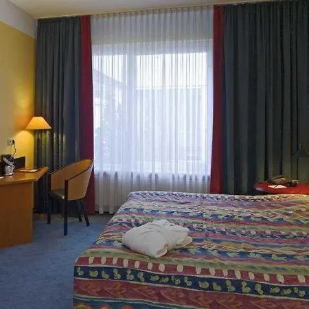Good Morning + Hotel